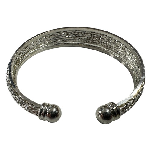 49 - Silver Bangle with Bright Cut Decoration - stamped 925, 19.5g