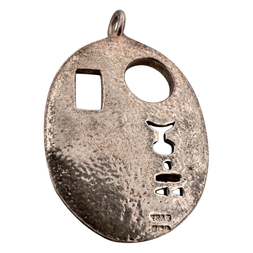 333 - Brutalist Silver Pendant. Birmingham 1976. 8.1g