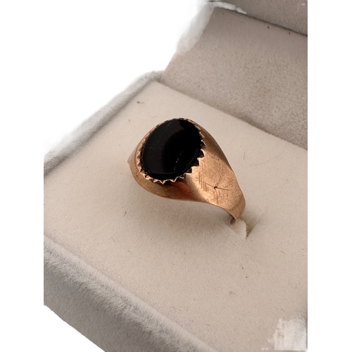 113 - Nine Carat Gold & Onyx Signet Ring. Size O. 2.05g