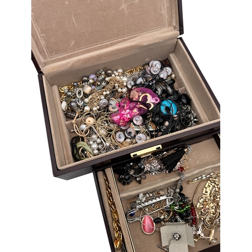 208 - Jewellery Box & Contents