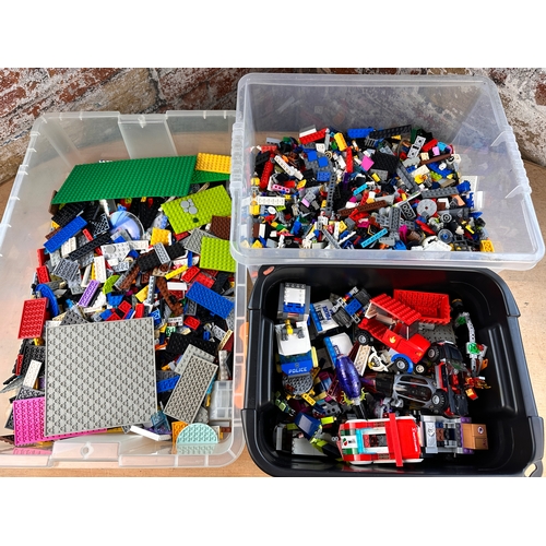 214 - Large Quantity of Vintage Lego