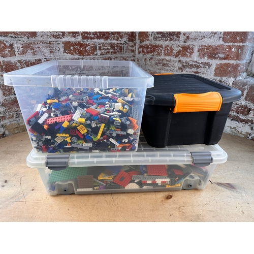 214 - Large Quantity of Vintage Lego