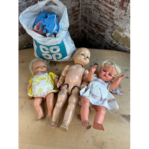 226 - Vintage Dolls and Doll Clothing inc. Politoy, Chiltern and Walking Roddy Doll a/f