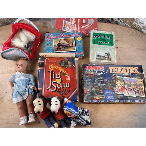 211 - Vintage Jigsaws, Dolls & Toys
