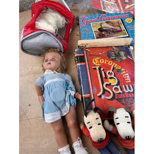211 - Vintage Jigsaws, Dolls & Toys