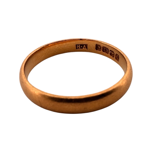 127 - Twenty Two Carat Gold Wedding Band Ring. Size M. 3.14g