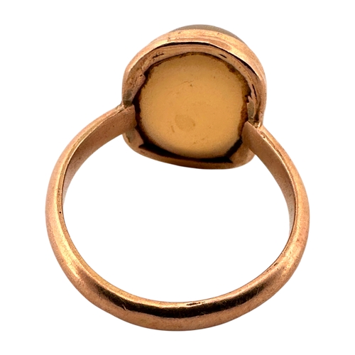 160 - Nine Carat Gold Ring set with Quartz Cabochon. Size O. 4.73g.