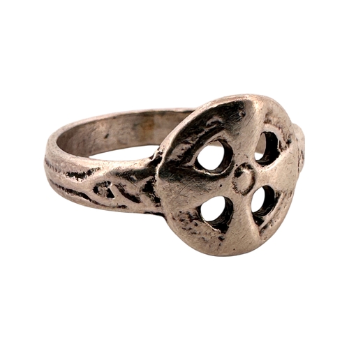 170 - Sterling Silver Celtic Cross Ring. Makers Mark S.W. size 0. 2.5g