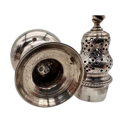 114 - Small George III Silver Sugar Caster. Hallmarked London 1774 by Thomas Daniell. 103.65g