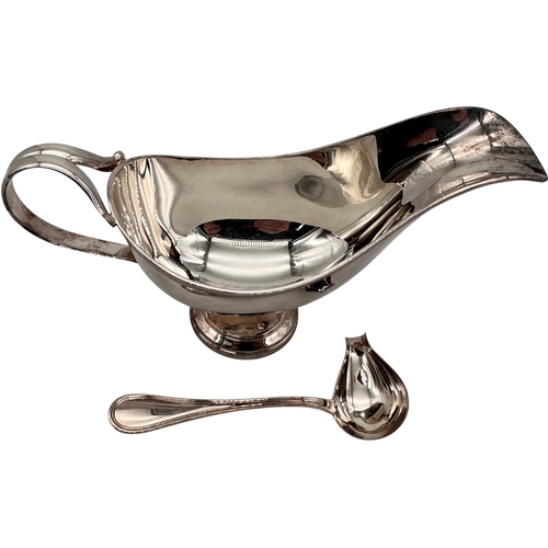82 - 800 Silver Gravy Jug and Ladle. 305g