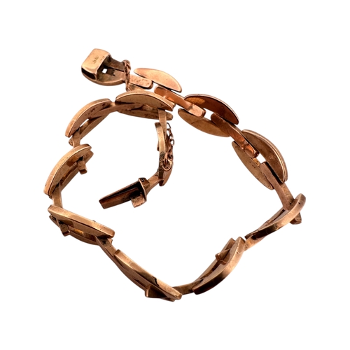 118 - Nine Carat Gold Bracelet, 8