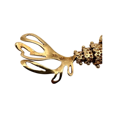 44 - Large Eighteen Carat Gold Articulated Fish Pendant. 18.64g...