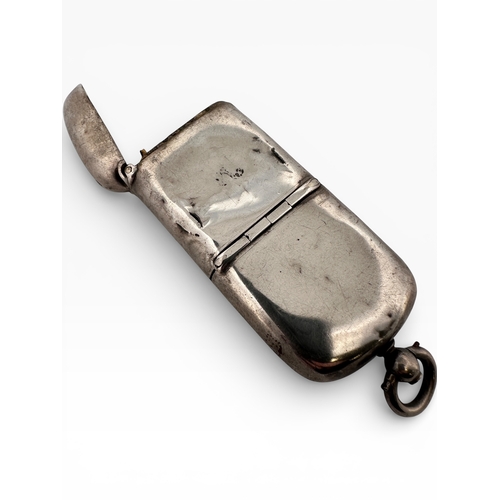 151 - Victorian Silver Combination Sovereign & Vesta Case. 32.32g