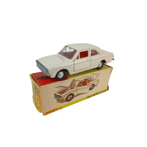 557 - Boxed Dinky Toys 159 Ford Cortina De Luxe
