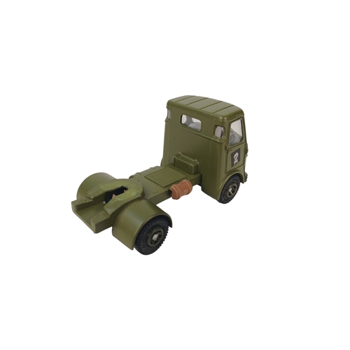 566 - Boxed Dinky Toys 616 AEC Artic Transporter with Chieftain Tank – netting and shells present