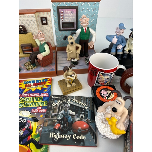 776 - Group of Vintage Wallace and Gromit Collectable Items
