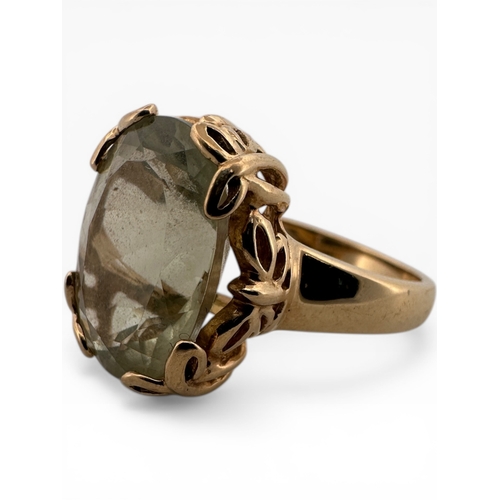 181 - Nine Carat Gold Ring set with Large Aquamarine style Stone. Size P. 6.58g