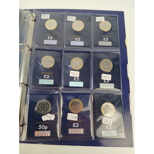 464 - Collection of Approximately 20 Commemorative £2 Coins In Change Checker Binder