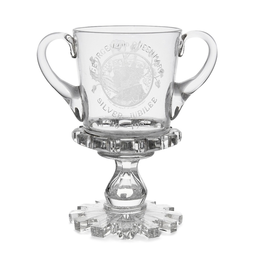 16 - An English engraved glass two-handled goblet commemorating the Silver Jubilee of George V and Queen ... 