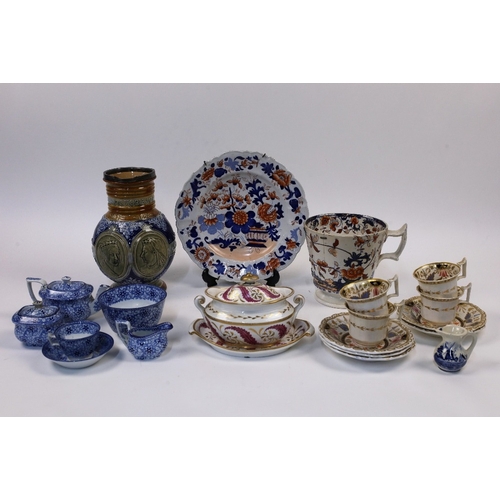 6 - A selection of British ceramics, comprising: a Regency twin handled sucrier with cover and stand, de... 