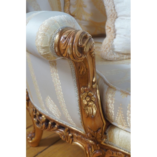 115 - ROCOCCO CARVED GILTWOOD CHAISE LONGUE