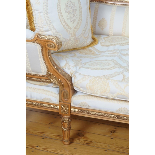 139 - LOUIS XVI STYLE PARCEL GILT CHAISE LONGUE