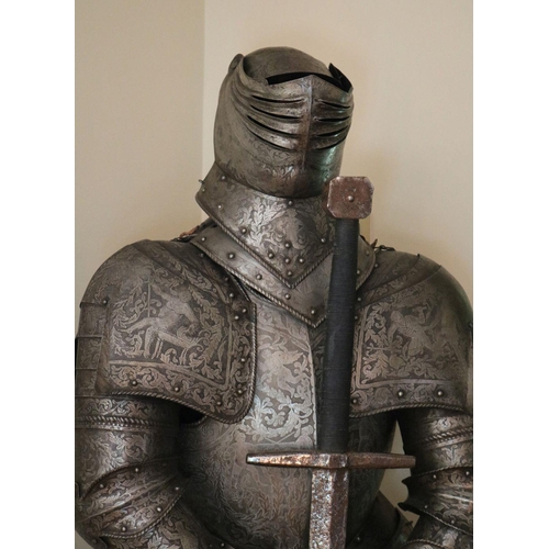 189 - FULL SUIT OF ARMOUR