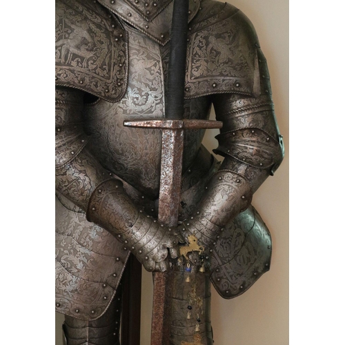 189 - FULL SUIT OF ARMOUR