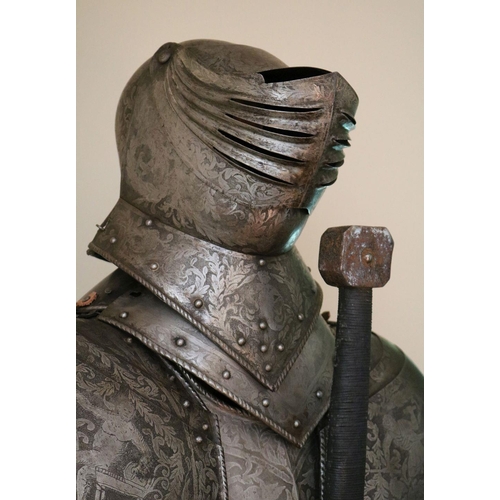 189 - FULL SUIT OF ARMOUR