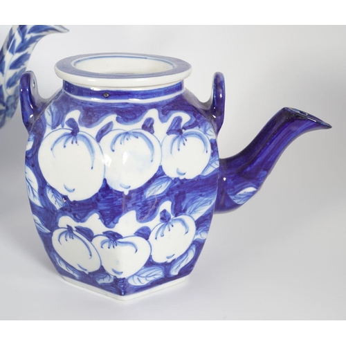 234 - FIVE ORIENTAL BLUE AND WHITE TEA POTS