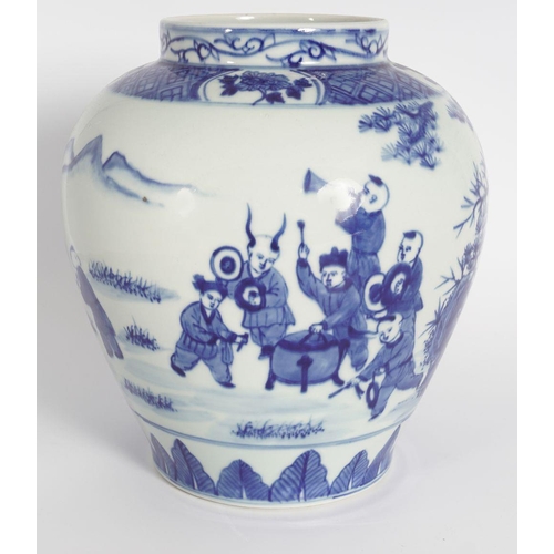 242 - CHINESE BLUE AND WHITE GINGER JAR