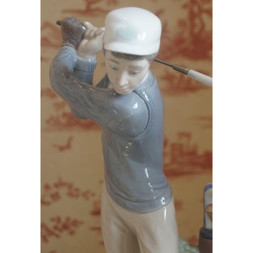 42 - LLADRO FIGURE