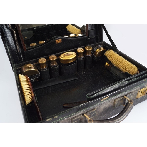 530 - 19TH-CENTURY GENTLEMAN'S TRAVELLING VANITY CASE