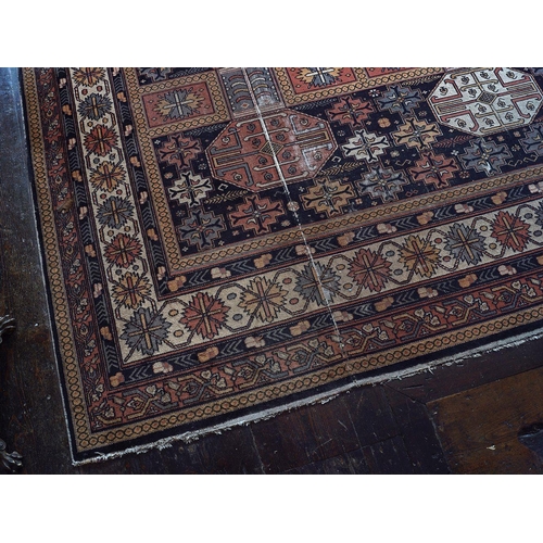 28 - LARGE PERSIAN STYLE AXMINSTER CARPET