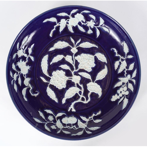 161 - LARGE CHINESE QING BLUE AND WHITE CHARGER