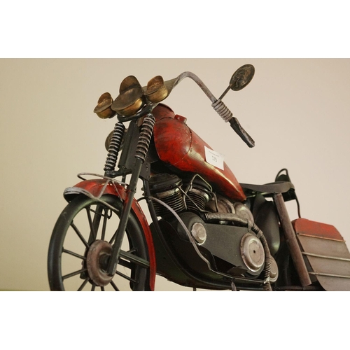 179 - SCALED MODEL OF A VINTAGE MOTORBIKE