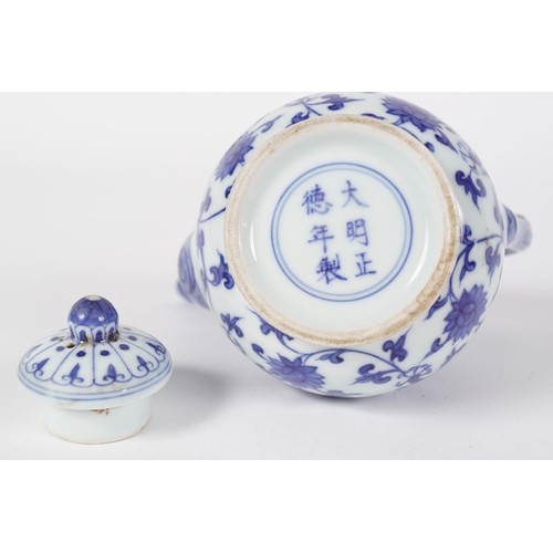 39 - CHINESE QING BLUE AND WHITE TEA POT