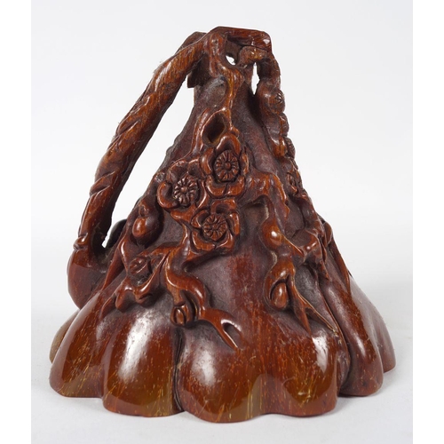 390 - CHINESE HORN LIBATION CUP