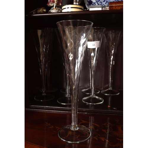 65 - SET OF 12 CHAMPAGNE FLUTES