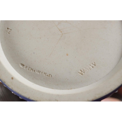 18 - WEDGWOOD JASPERWARE JAR