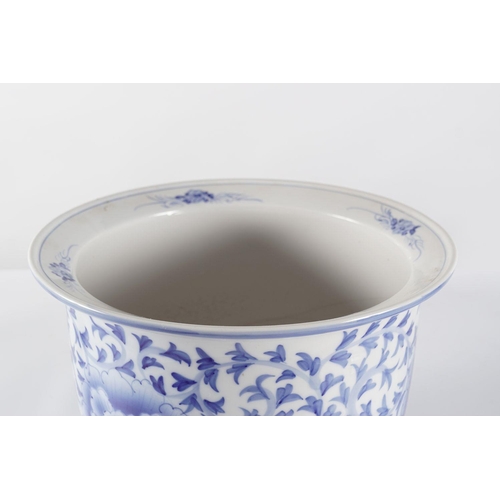 81 - LARGE CHINESE BLUE AND WHITE JARDINIERE