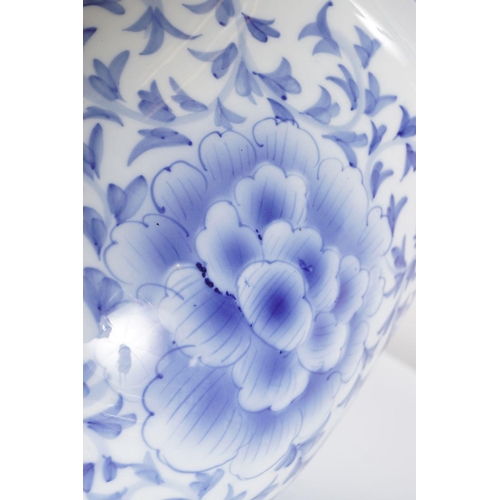 81 - LARGE CHINESE BLUE AND WHITE JARDINIERE