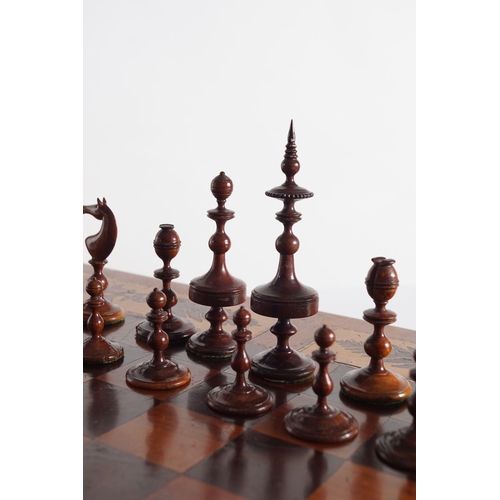 97 - 19TH-CENTURY KILLARNEY ARBUTUS CHESS SET