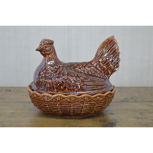 40 - GLAZED POTTERY HEN ON NEST