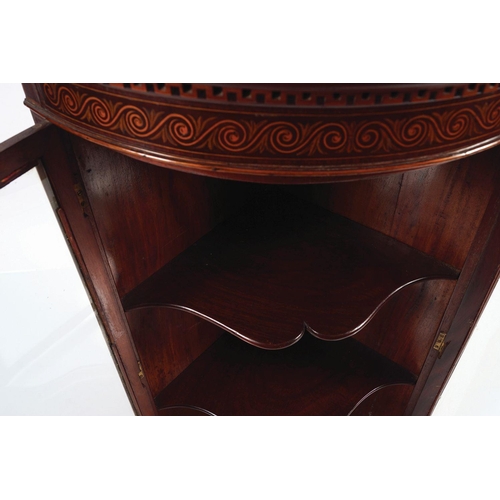 139 - EDWARDIAN PERIOD MAHOGANY & MARQUETRY CABINET