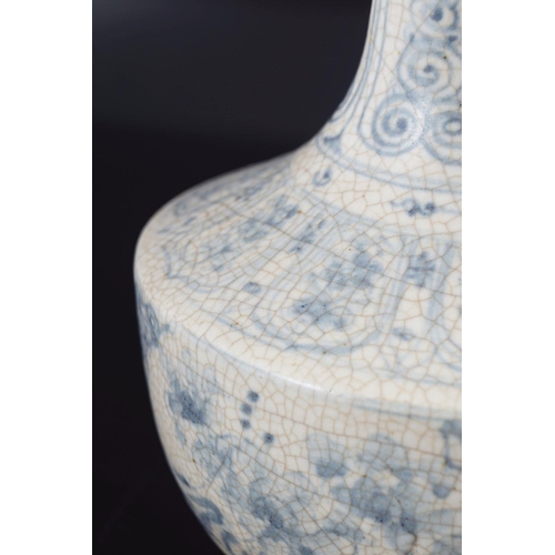 141 - CHINESE QING CRACKLE GLAZED BLUE & WHITE VASE