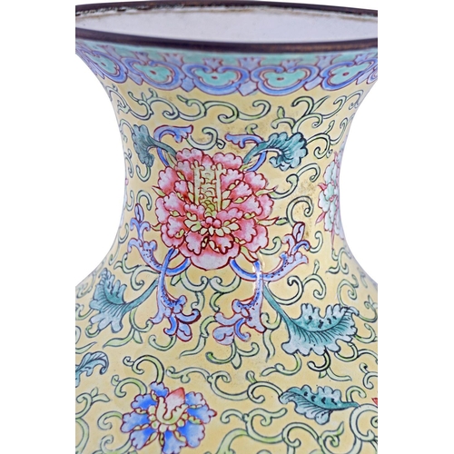 252 - CHINESE QING ENAMELLED VASE