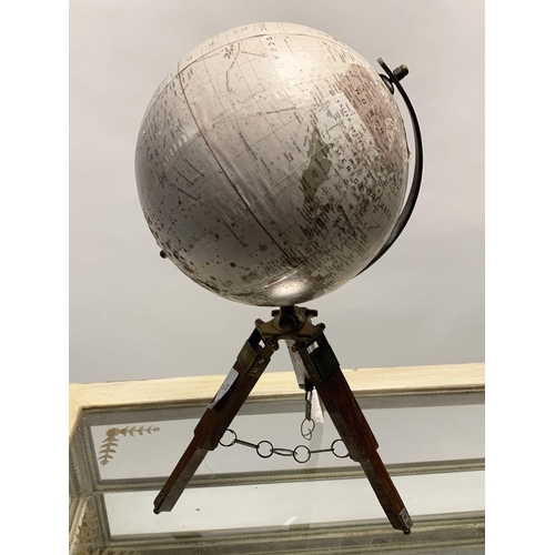 333 - 20TH-CENTURY TERRESTRIAL GLOBE