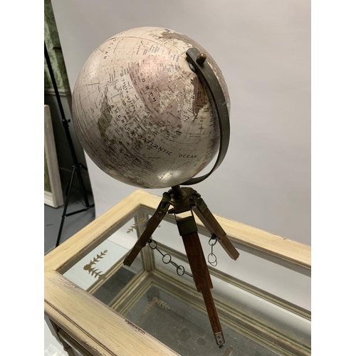 333 - 20TH-CENTURY TERRESTRIAL GLOBE