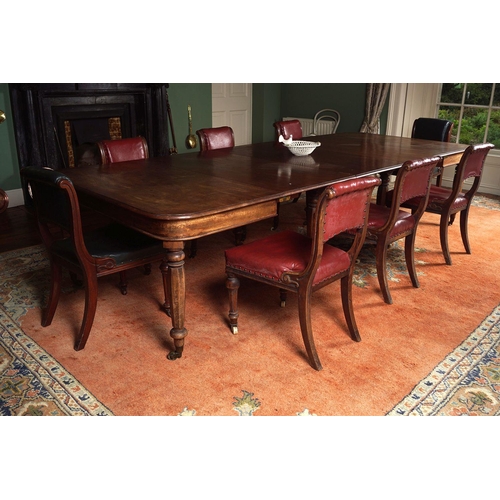 424 - WILLIAM IV MAHOGANY DINING TABLE